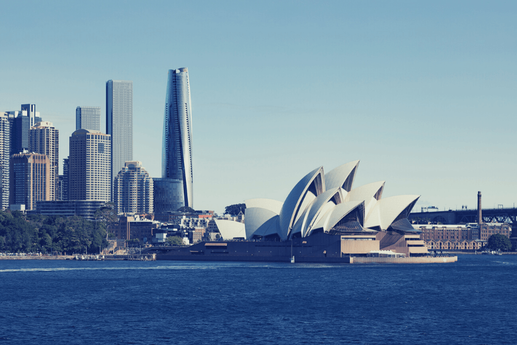 la silhouette de Sydney avec le nouvel hôtel Crown Sydney et le célèbre Opéra